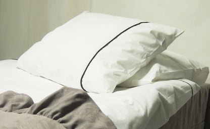 Tereellinen tyynyliina – Kampapuuvilla Percale | Full Moon